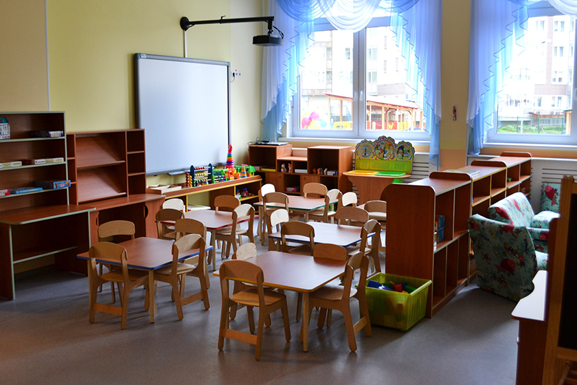 Детсады и школы Мурино: очередь растет – помещения пустуют