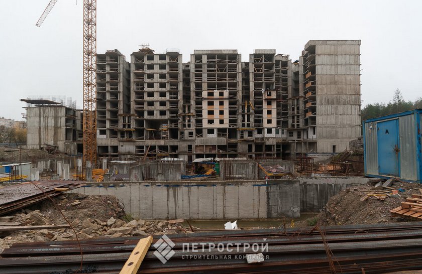 Долгострои Петербурга: как продвигается строительство и стоит ли покупать?